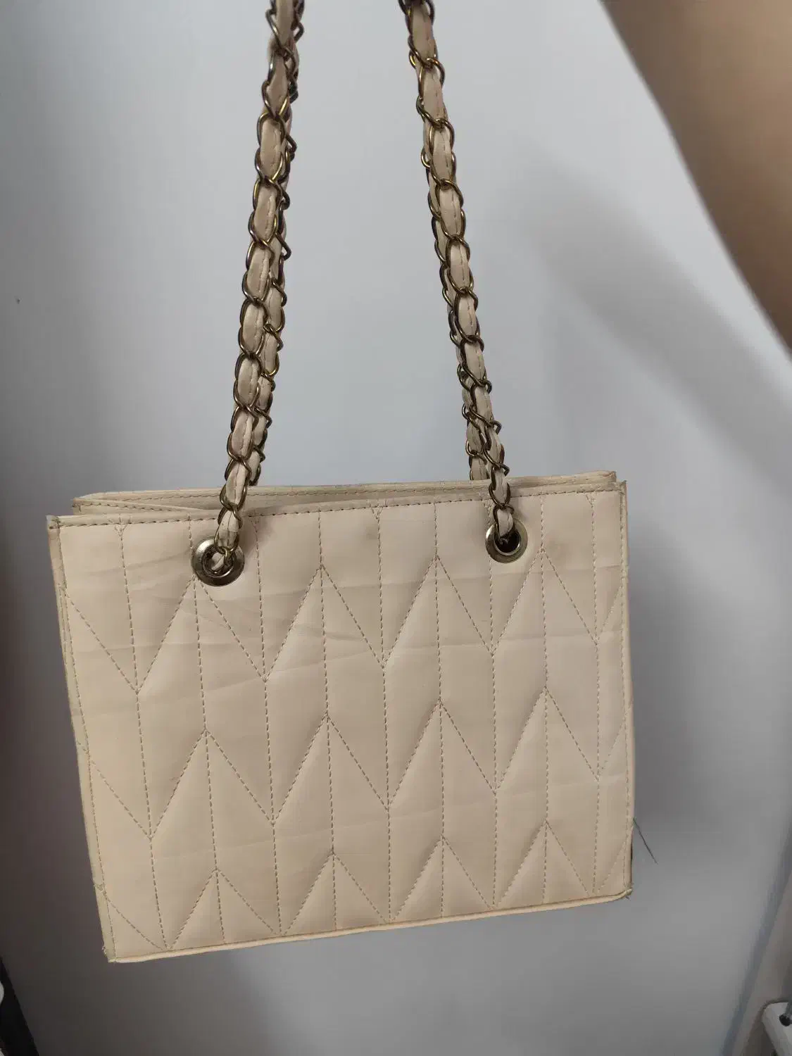 کیف|کیف، کفش، کمربند|قم, شاه سید علی|دیوار