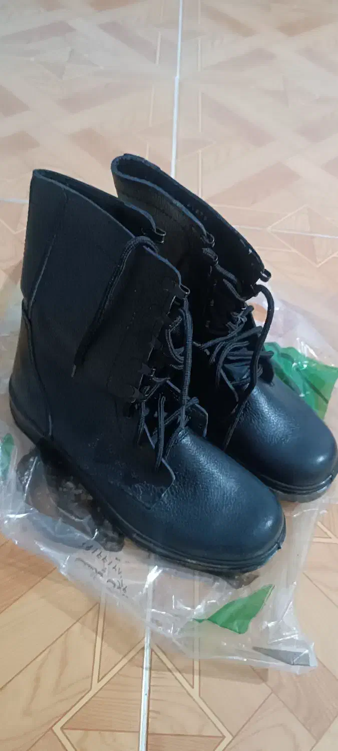 پوتین|کیف، کفش، کمربند|تویسرکان, |دیوار