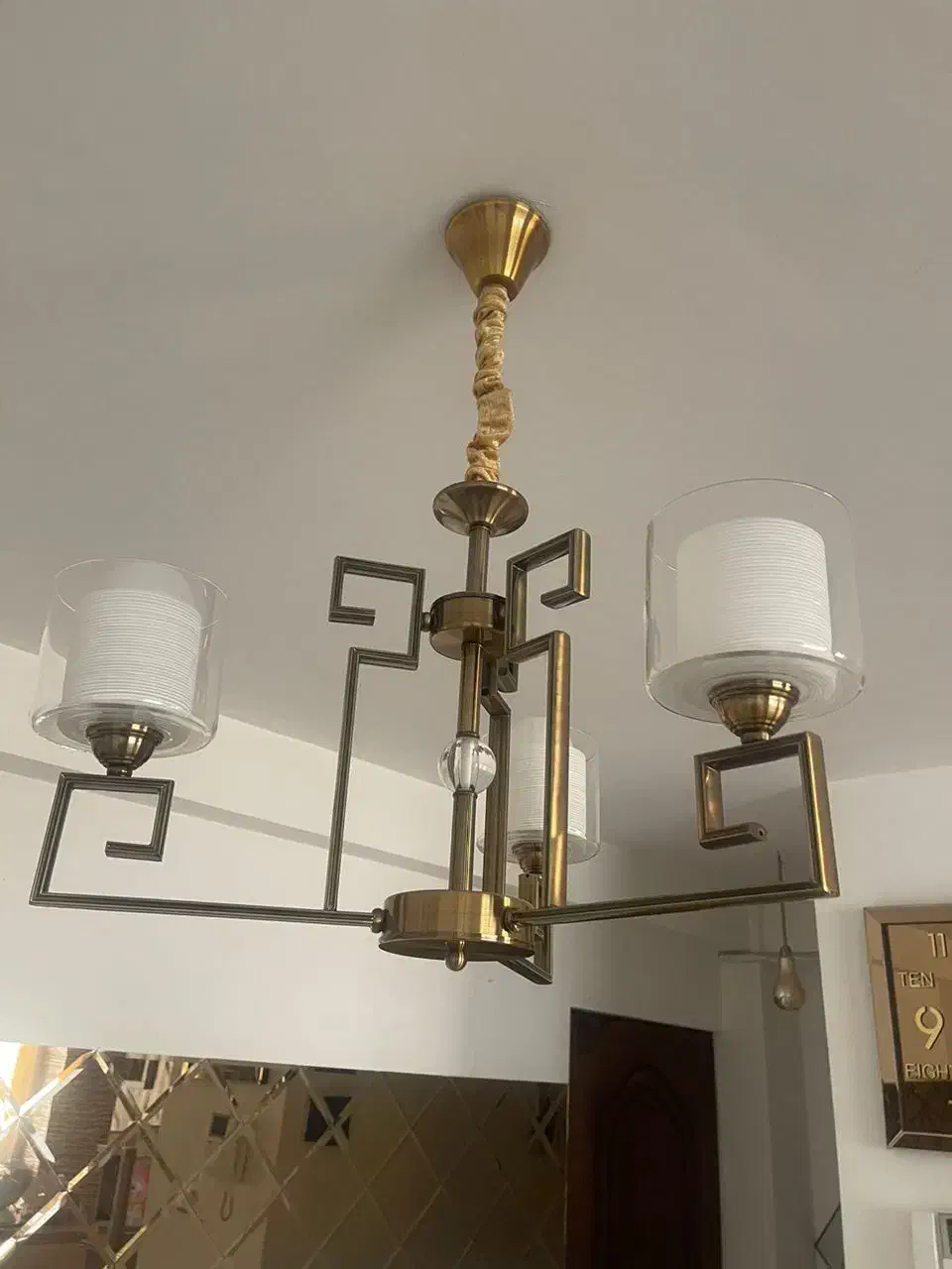 لوستر در حد نو مدرن کریستالی|لوستر و چراغ آویز|اندیشه, اندیشه فاز ۵|دیوار