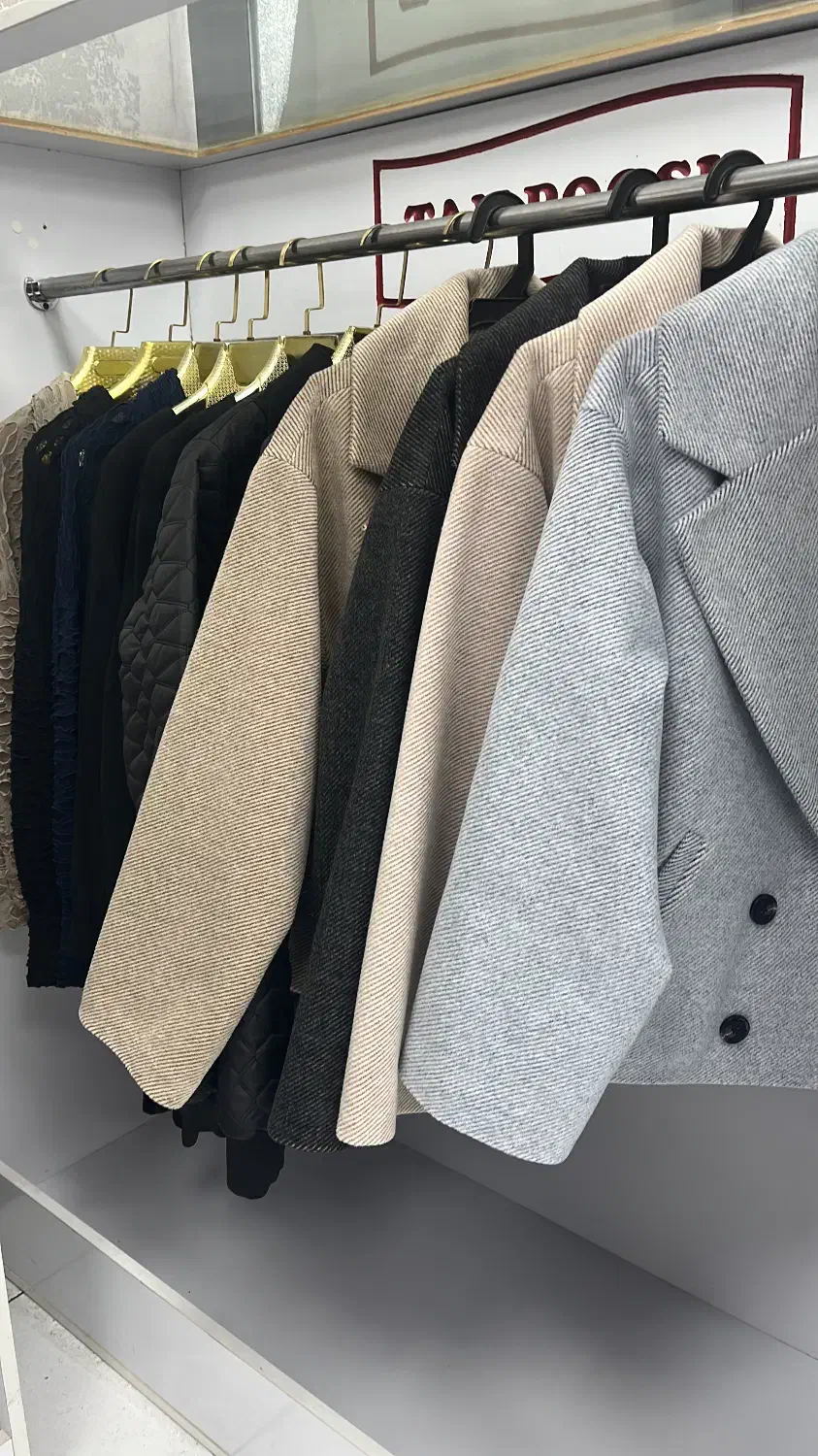 به یک کمک برشکار و بک کارگر ساده تولیدی نیازمندیم|استخدام صنعتی، فنی، مهندسی|تهران, بهار|دیوار