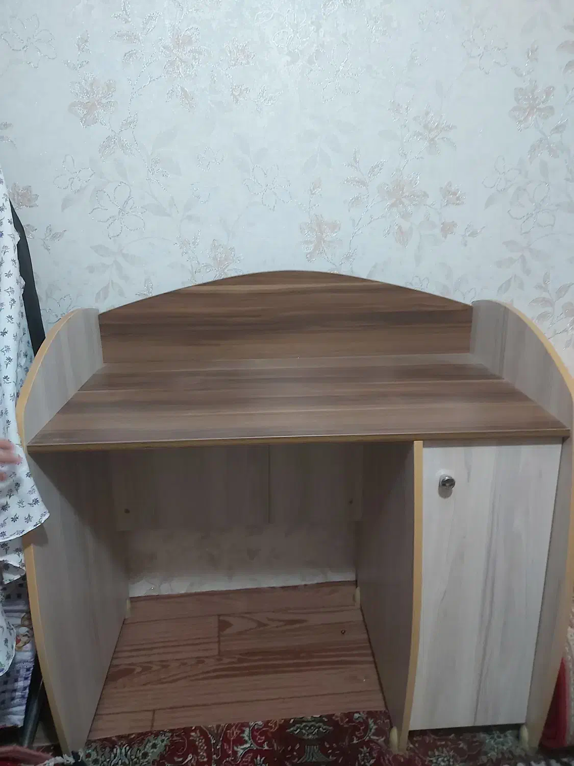 میز تحریر کاملا سالم|میز تحریر و کامپیوتر|ارومیه, |دیوار