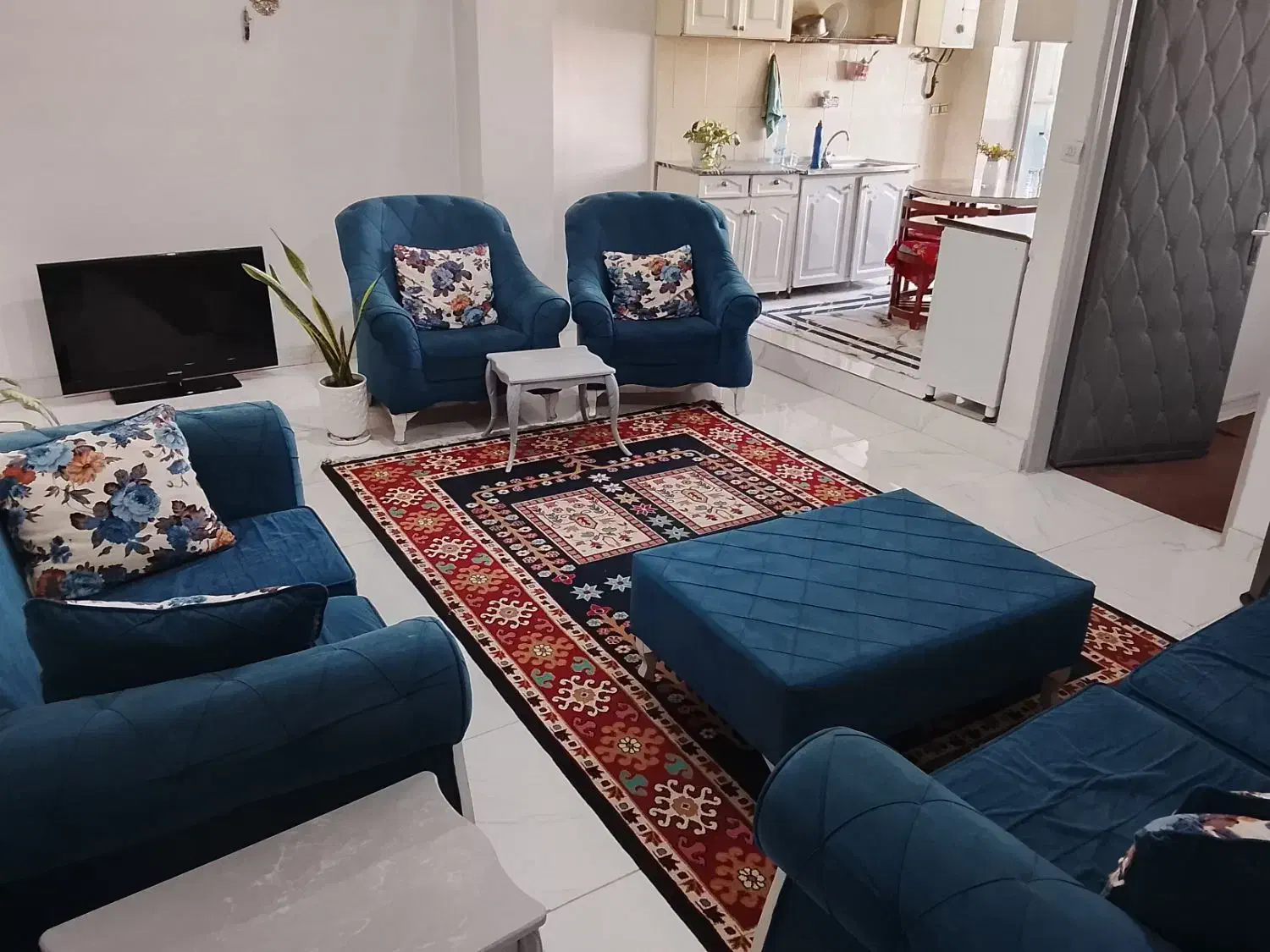 آپارتمان مبله لوکس با دسترسی عالی-اجاره روزانه هفت|اجارهٔ کوتاهمدت آپارتمان و سوئیت|شهریار, شهرک بهاران (ویره)|دیوار