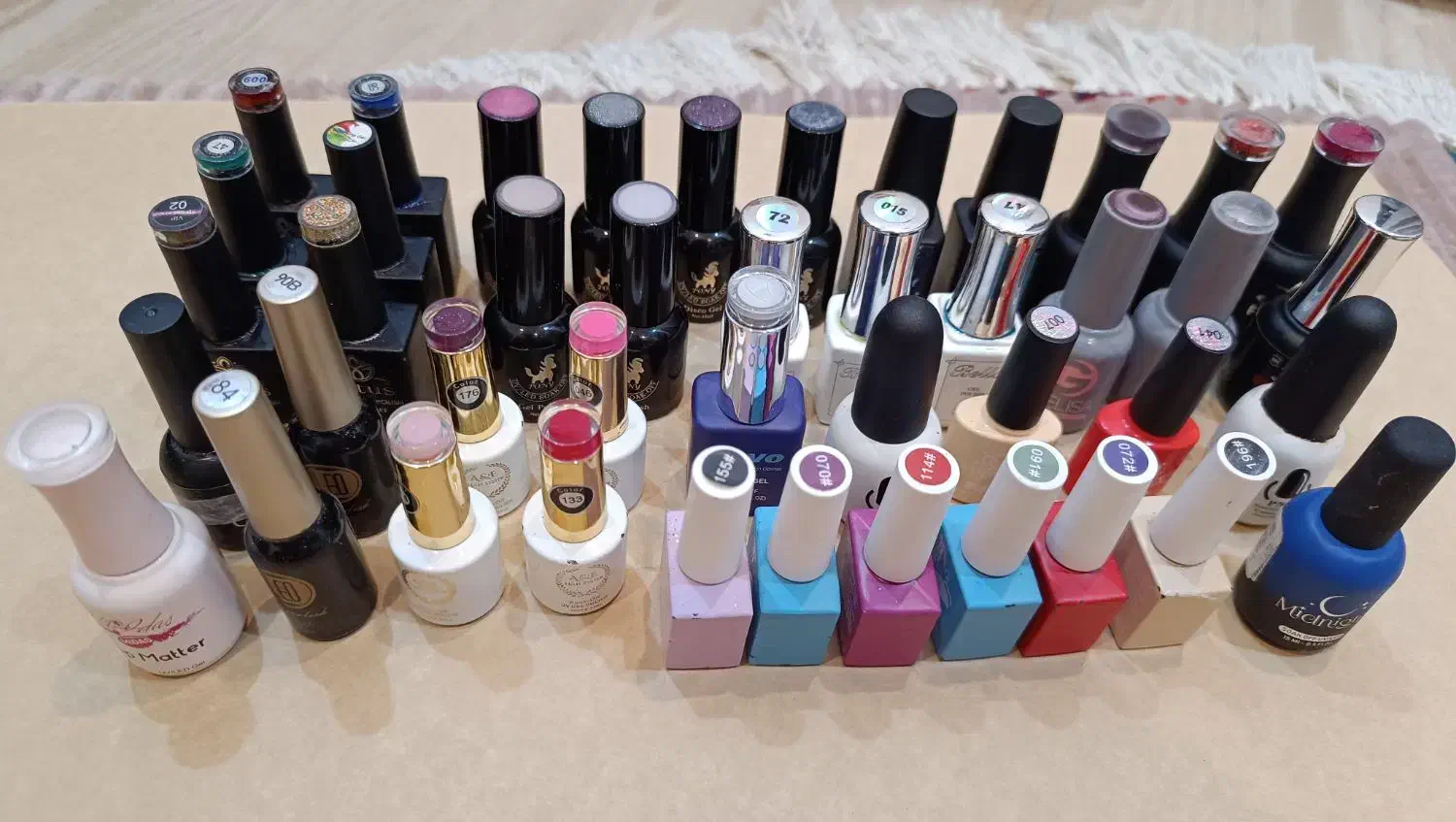 ۴۴ عدد لاک ژل|آرایشی، بهداشتی، درمانی|رشت, یخسازی|دیوار