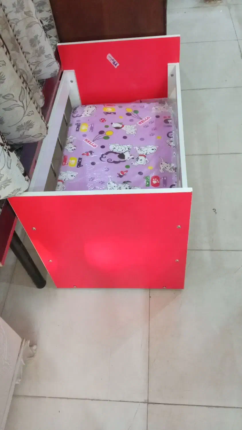 گهواره|تخت و صندلی بچه|شوشتر, |دیوار