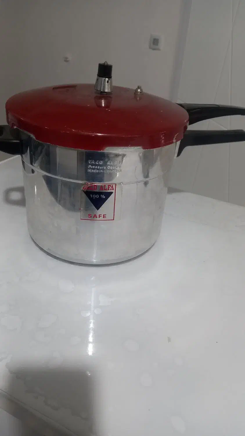 زود پز بزرگ نو نو|ظروف پخت‌وپز|سراب, |دیوار