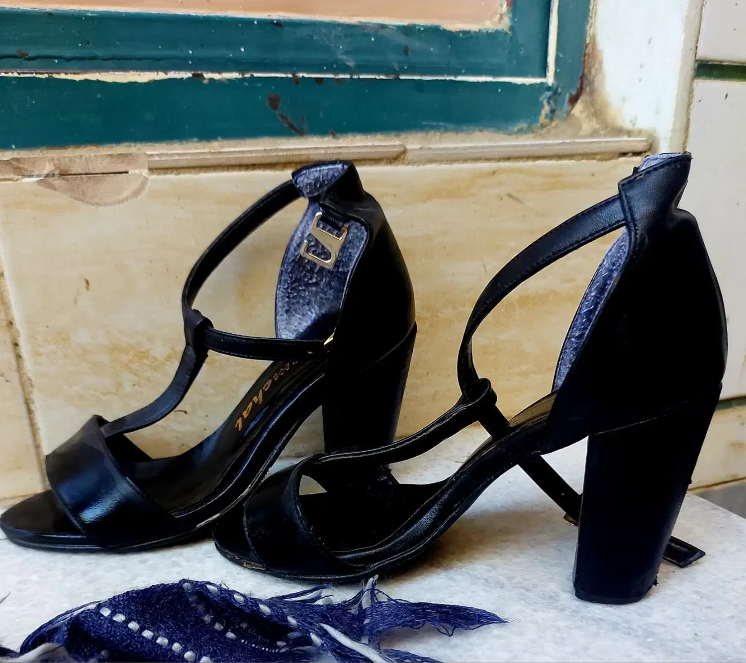 کفش مجلسی|کیف، کفش، کمربند|مریوان, |دیوار