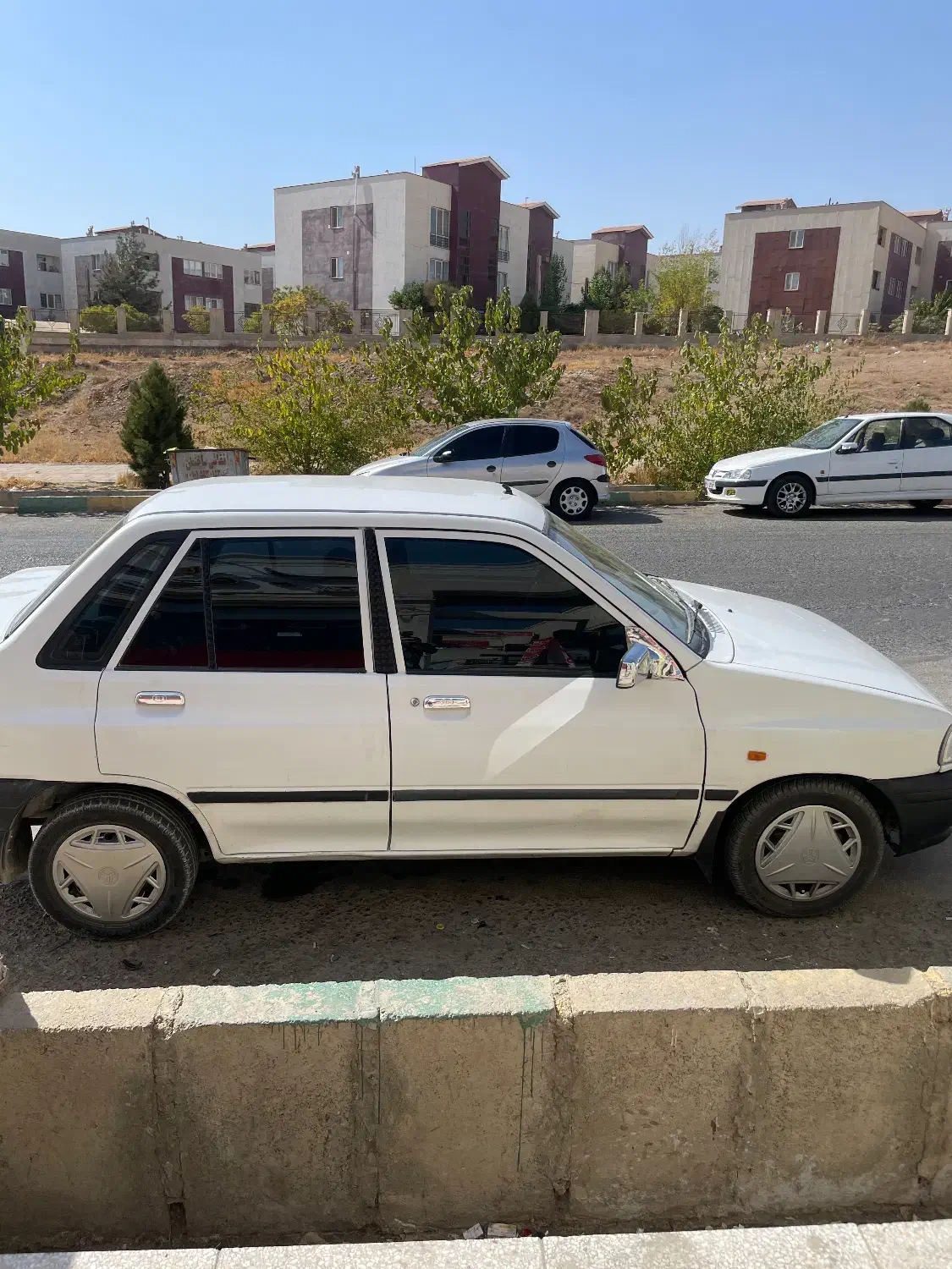 پراید مدل ۹۲بیرنگ|خودرو سواری و وانت|هشتگرد, شهرک گلها|دیوار