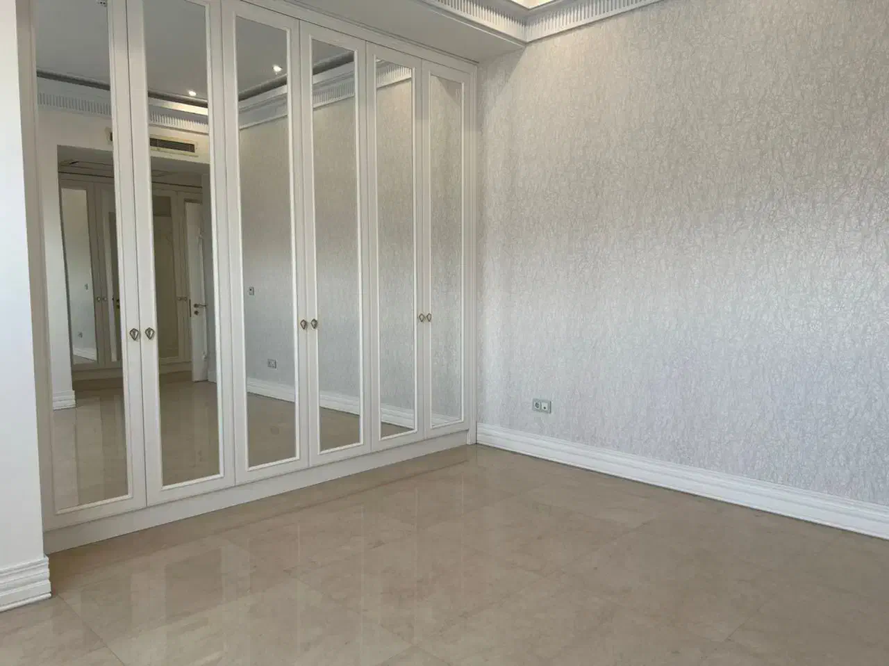 عمارت دروس295متر/بالاترین طبقه بدون مشرف/ فول