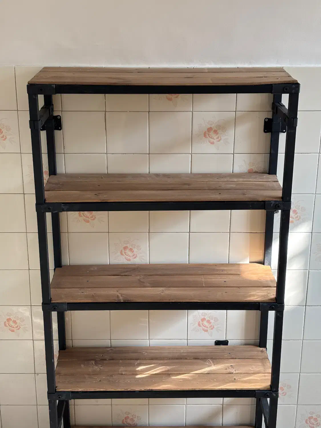 استند چوب و فلز|کتابخانه، شلف، قفسه‌های دیواری|شهرکرد, |دیوار