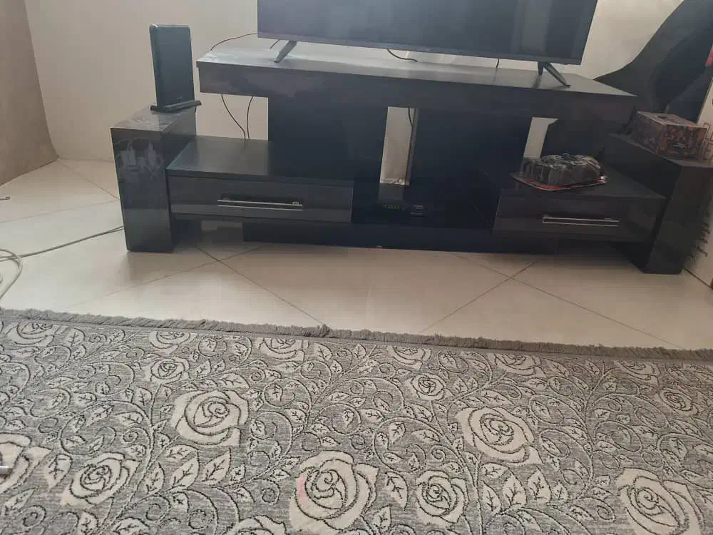 میزتلویزیون های گلاس در حد نو|میز تلویزیون|مشهد, الهیه|دیوار