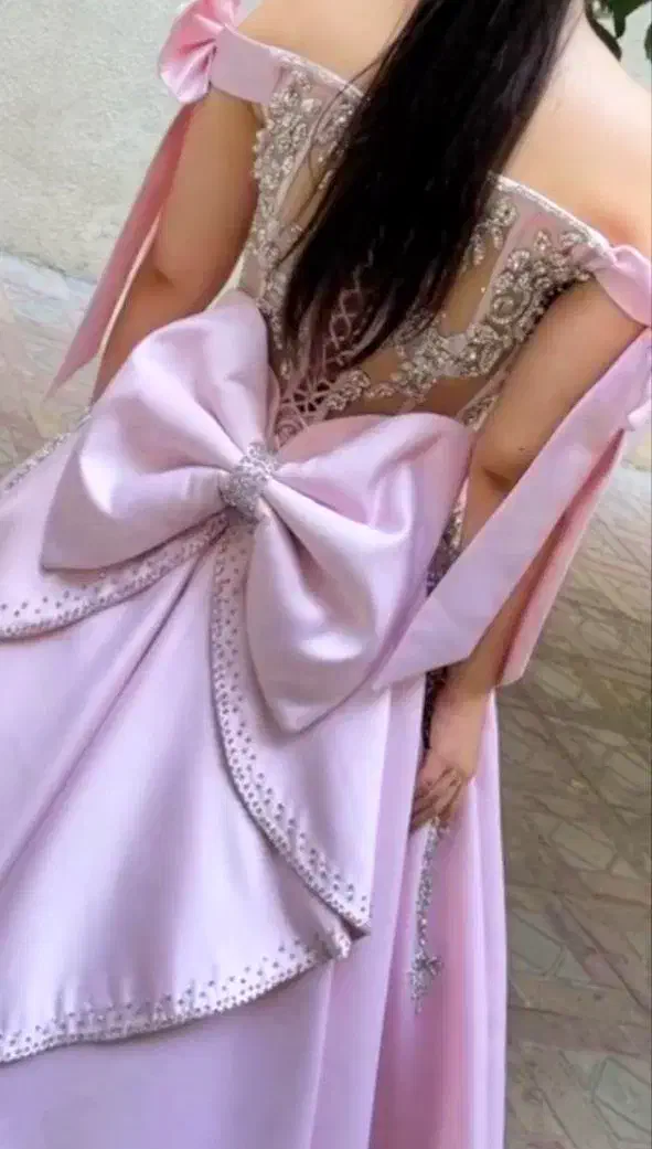 لباس مجلسی|لباس|تبریز, |دیوار