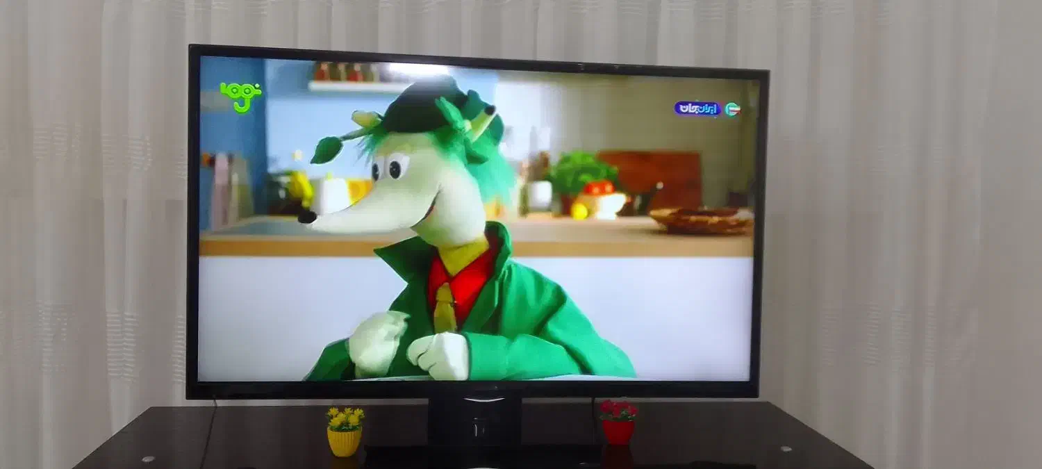 تلویزیون ۴۲هایسنس خیلی تمیز|تلویزیون و پروژکتور|بجنورد, |دیوار