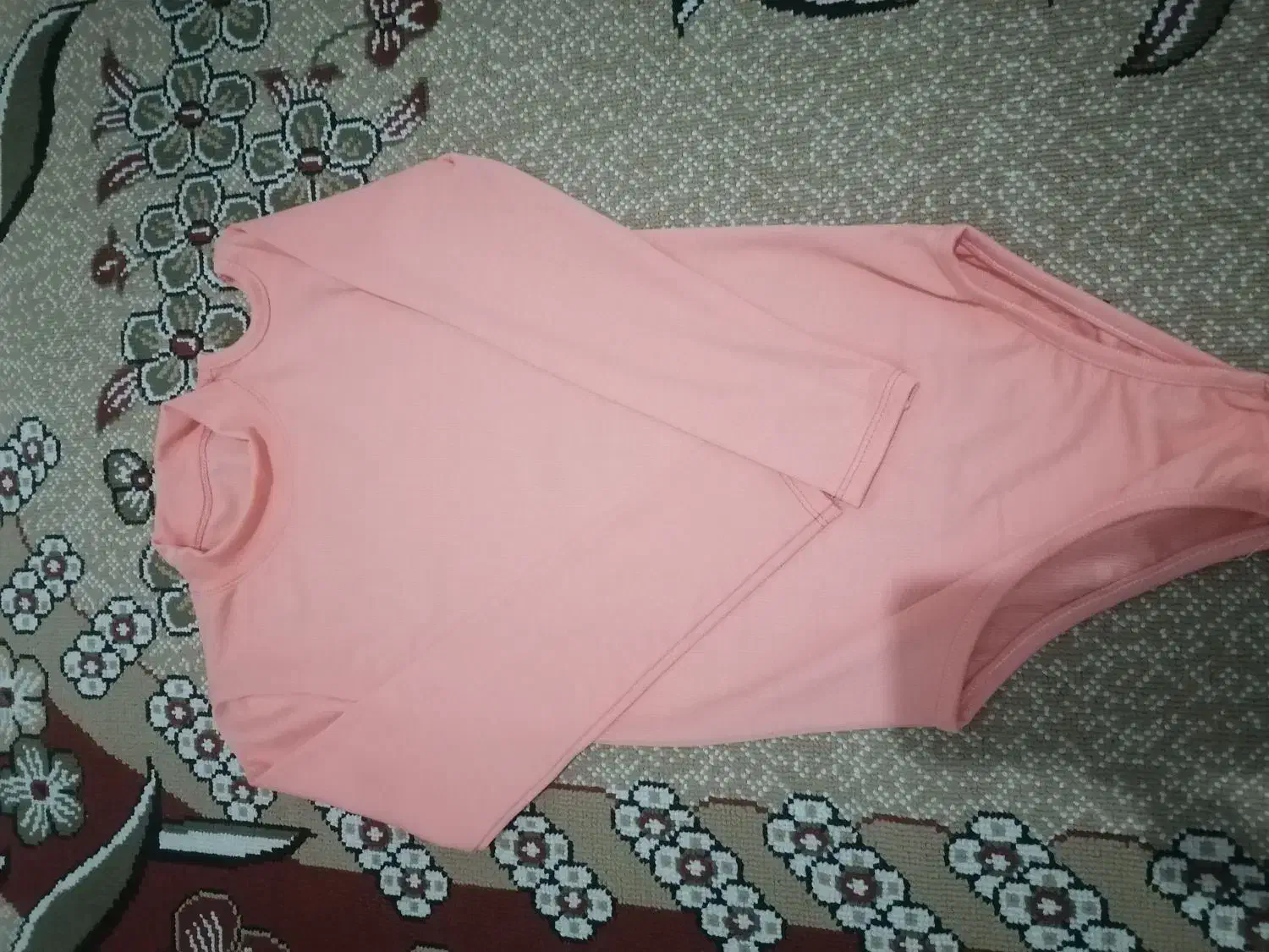 بادی سادع رنگ گلبه ای|لباس|اراک, |دیوار