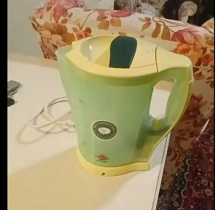 دو عدد کتری برقی|سماور، چایساز، قهوهساز|شاهینشهر, گزبرخوار|دیوار