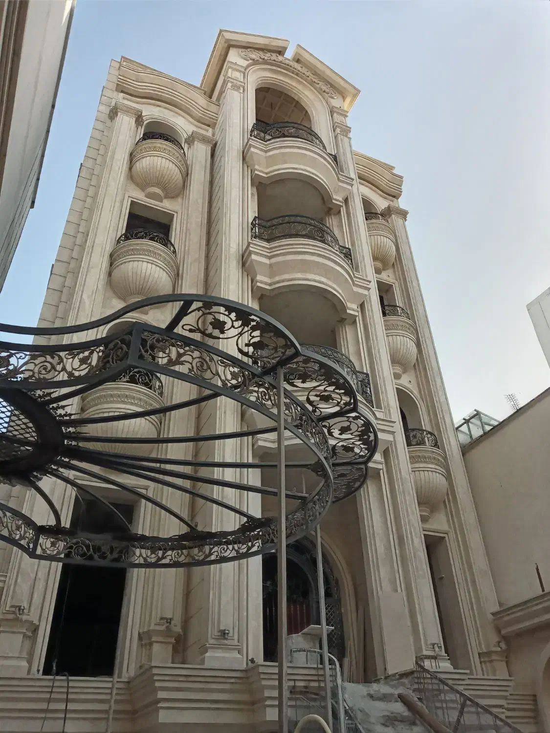 اجرا کلیه نماهای رومی. مدرن.    با بهترین کیفیت|خدمات پیشه و مهارت|ایلام, |دیوار