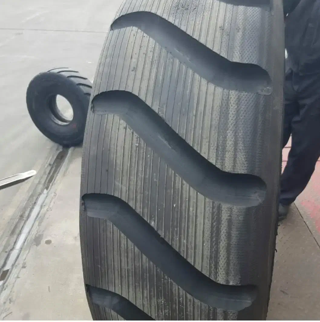 فروش ویژه لاستیک تاریخ پایین بالاو روکش کیفیت بالا|قطعات یدکی و لوازم جانبی|شیراز, اصلاحنژاد|دیوار