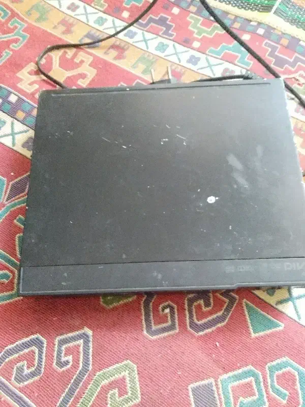 یک دستگاه دی وی دی ال جی درحدیواس بی خور|پخش‌کننده DVD و ویدیو|نسیم‌شهر, |دیوار