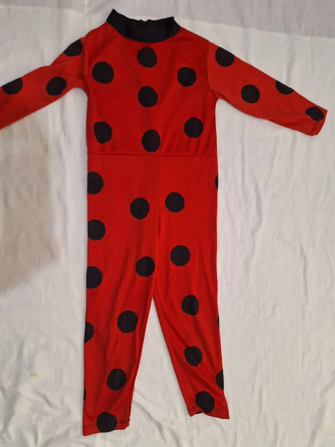 عروسکی|اسباب‌‌بازی|گلبهار, شهر جدید گلبهار|دیوار