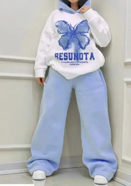 کلکسیون دورنیکا لوکس|لباس|شیراز, شهرک صدا و سیما|دیوار