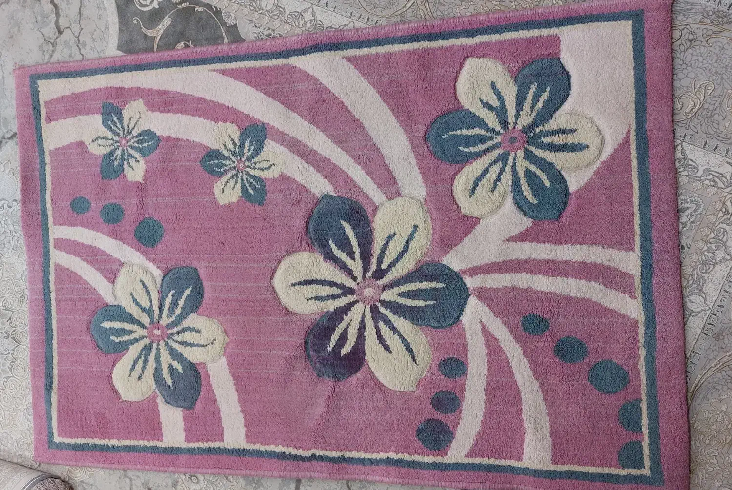 فرش ۴متری فانتزی|فرش|آستانه اشرفیه, |دیوار