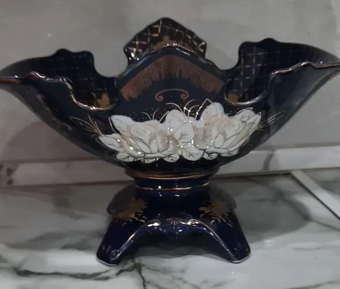 ظرف پذیرایی  قدیمی  آجیل  یا شکلات خوری|ظروف سرو و پذیرایی|رشت, نظری|دیوار