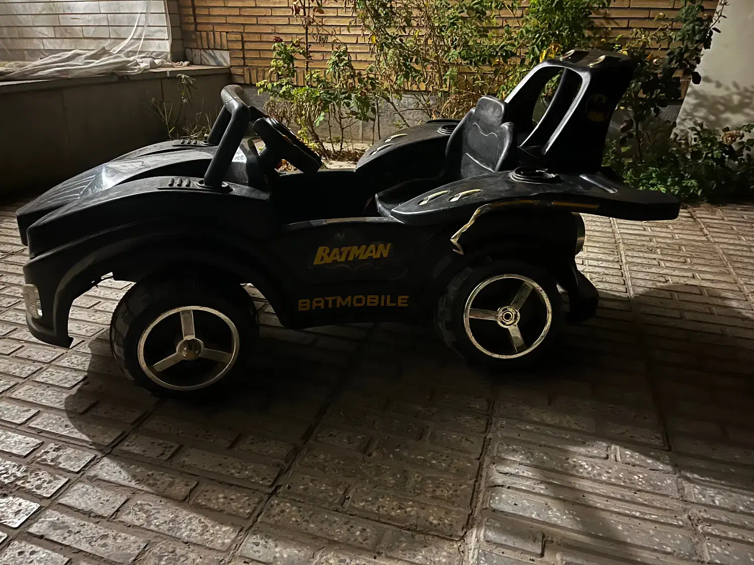 ماشین شارژی بتموبیل|اسباببازی|پیر بکران, |دیوار