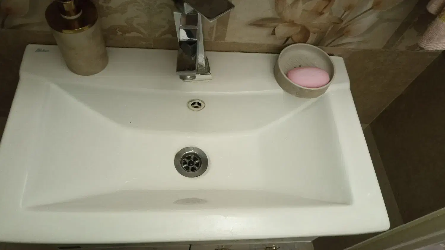 روشویی وآینه وکمد|لوازم سرویس بهداشتی|قرچک, میرزائی شمالی|دیوار