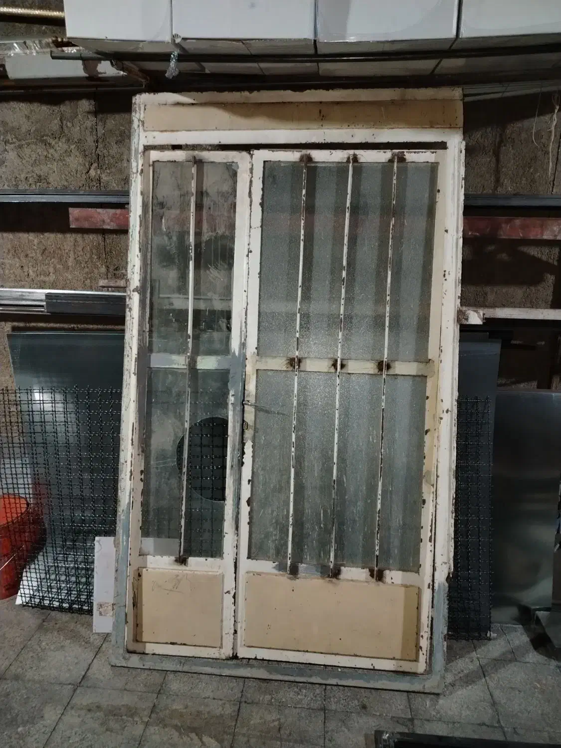 درب اتاقی با حفاظ،با پنجره|مصالح و تجهیزات ساختمان|باغ بهادران, |دیوار