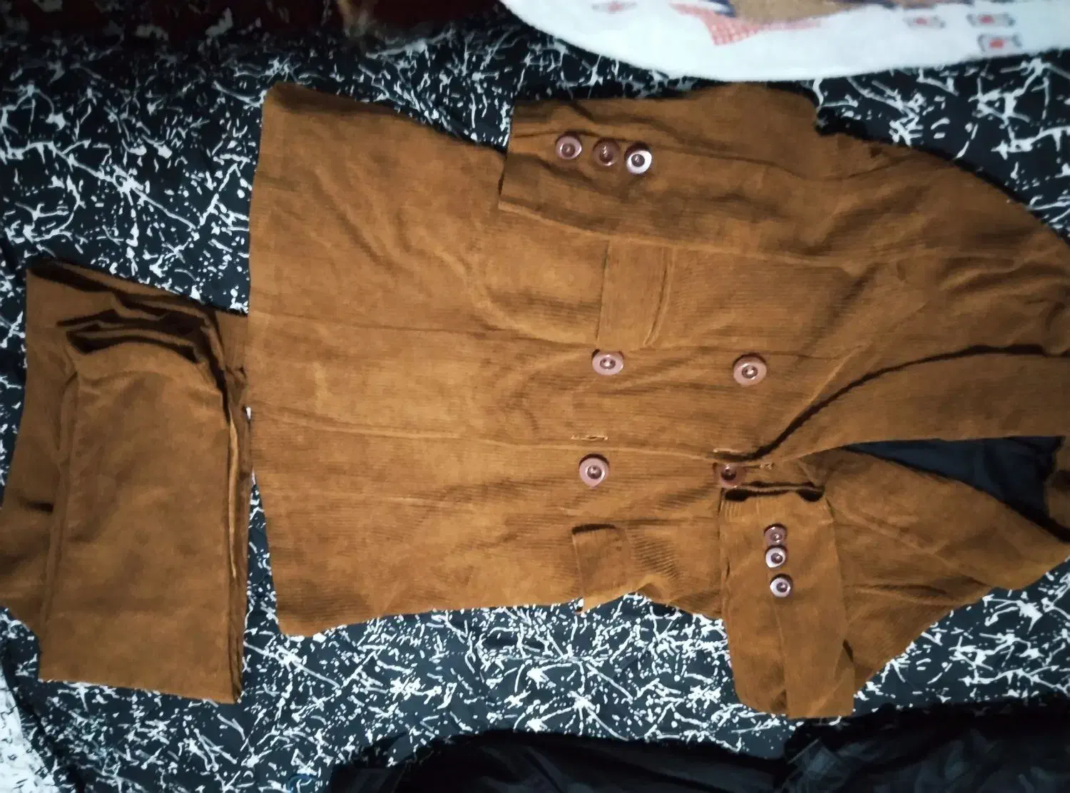 پاییزی مفت|لباس|نیشابور, سرآب کوشک|دیوار