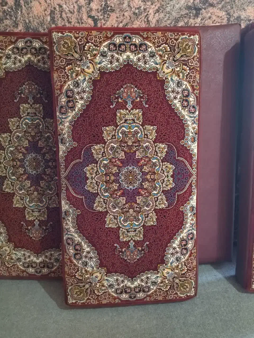 پشتی برند پارسینه|پشتی|رباط‌کریم, رباط‌کریم|دیوار