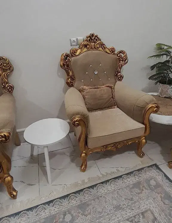 سرویس مبل ۸نفره همراه ۴ میزبان(۱۲نفره)همراه عسلی|مبلمان خانگی و میز عسلی|شهریار, شهریار|دیوار