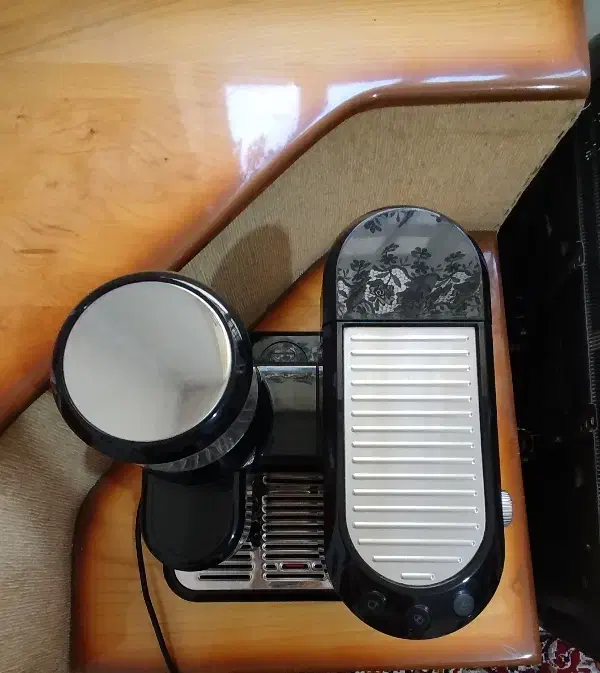 قهوه ساز بهمراه آسیاب قهوه درحد نو|سماور، چای‌ساز، قهوه‌ساز|فیروزآباد (فارس), |دیوار