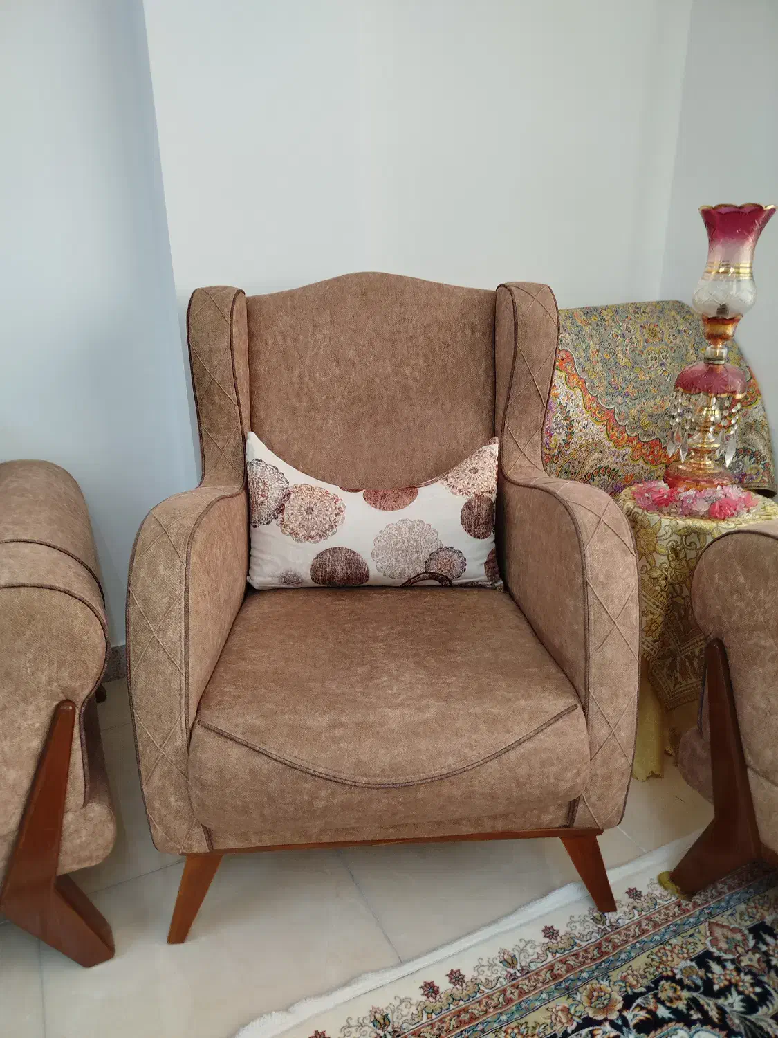 فروش فوری مبلمان درحد نو به دلیل مهاجرت|مبلمان خانگی و میز عسلی|قشم, |دیوار