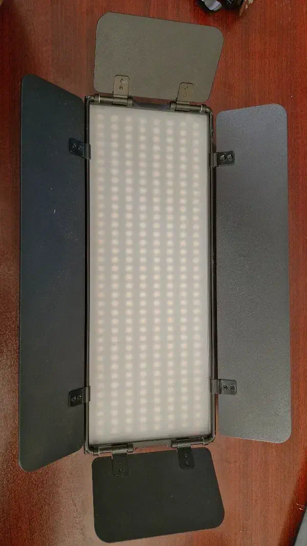 نور پرتابل ۳۰ وات|دوربین عکاسی و فیلم‌برداری|تهران, فردوسی|دیوار