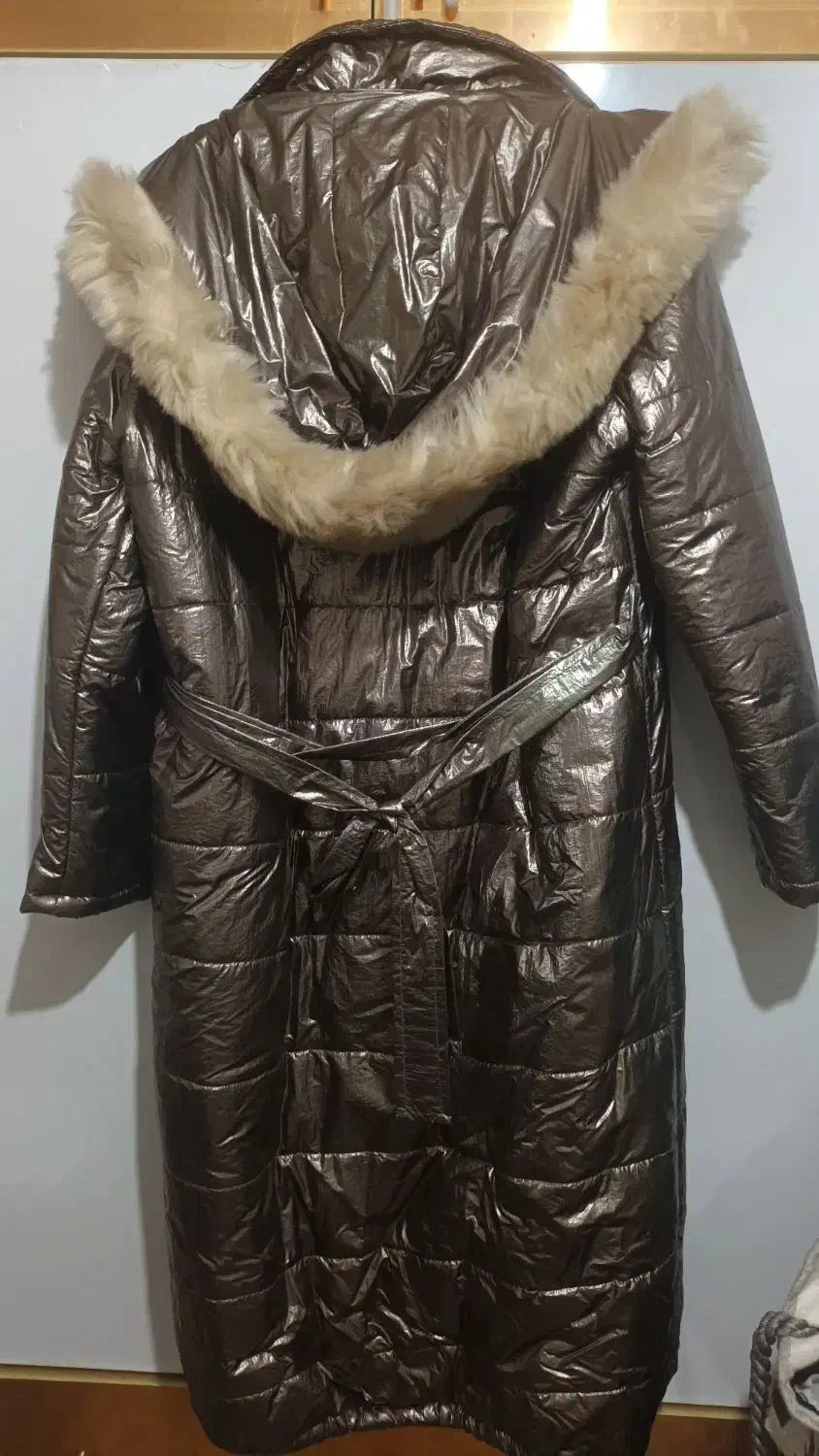 پالتو فویلی نو و استفاده نشده فری سایز تا۴۸میخوره|لباس|پیشوا, |دیوار