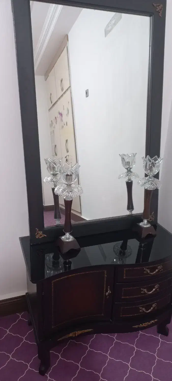 میز ،اینه و دو عدد شمعدان|بوفه، ویترین، کنسول|چابهار, |دیوار