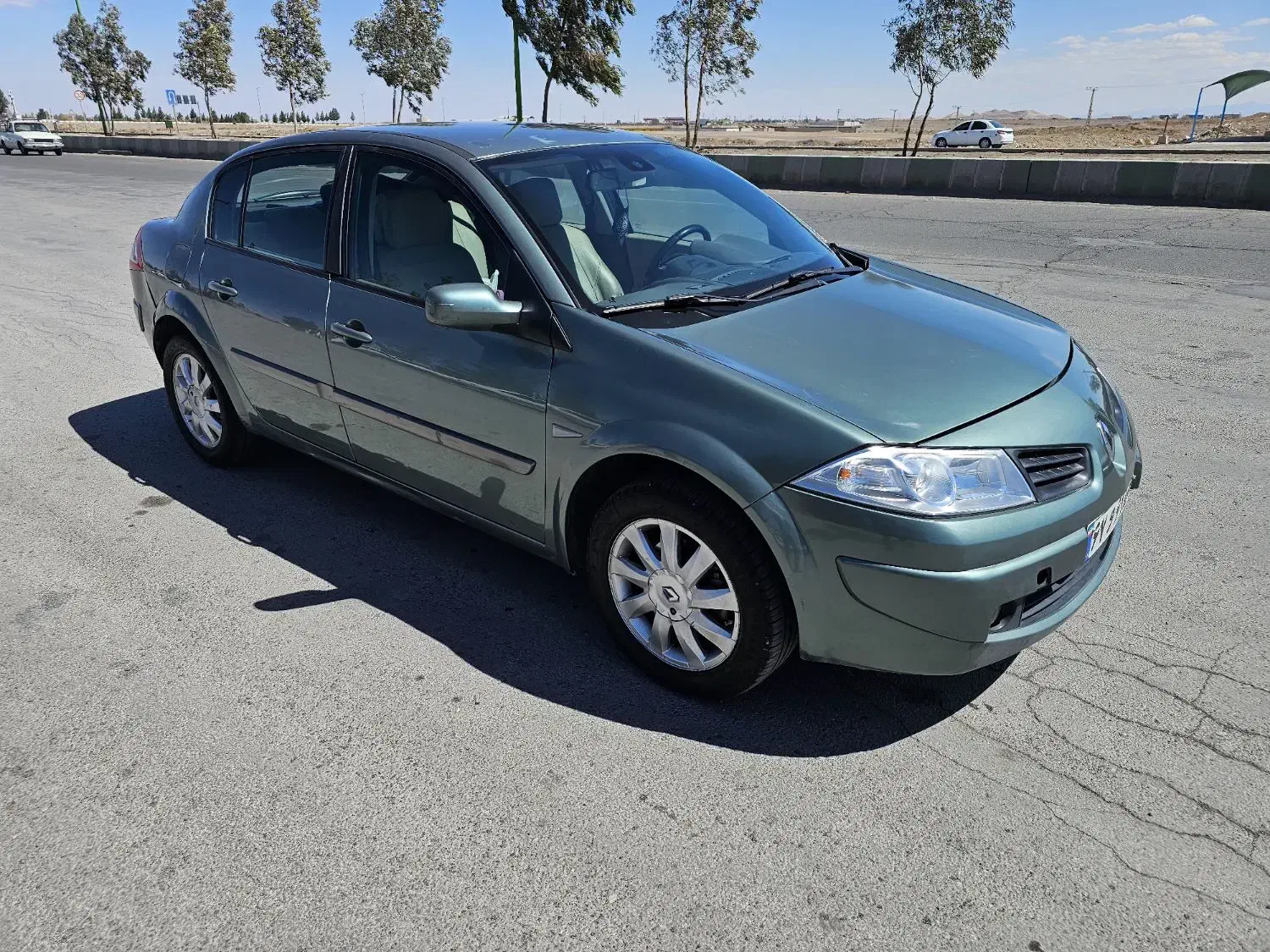 مگان ۲۰۰۰ اتوماتیک|خودرو سواری و وانت|تهران, استاد معین|دیوار