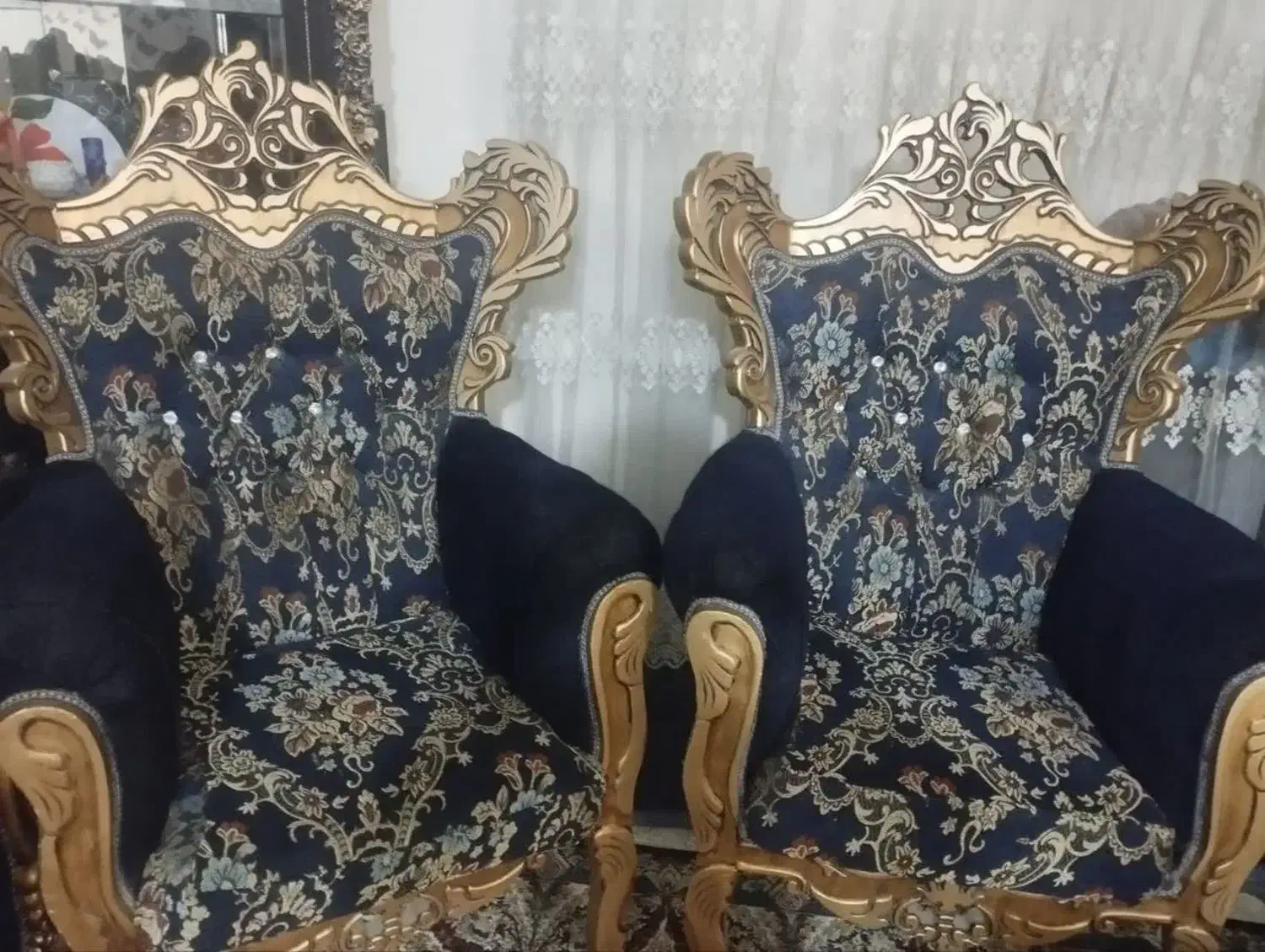 دو دست مبل هفت نفره و هشت نفره|مبلمان خانگی و میز عسلی|اصفهان, ارزنان|دیوار