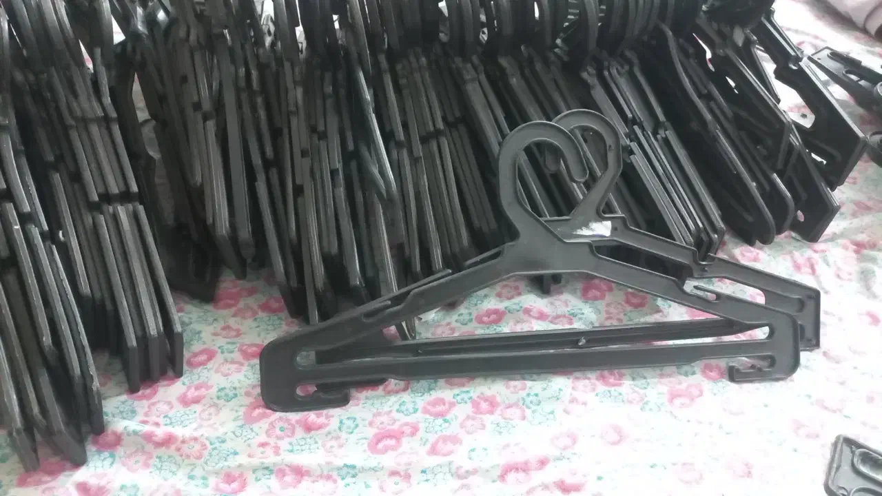 چوب‌لباسی|بندرخت و رخت‌آویز|مشهد, شهید بصیر|دیوار