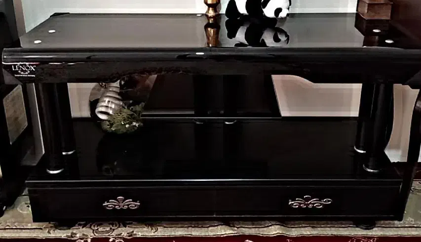 یک عدد یخچال ، میز تلویزیون و صندلی چرخدار|حراج|میانه, |دیوار