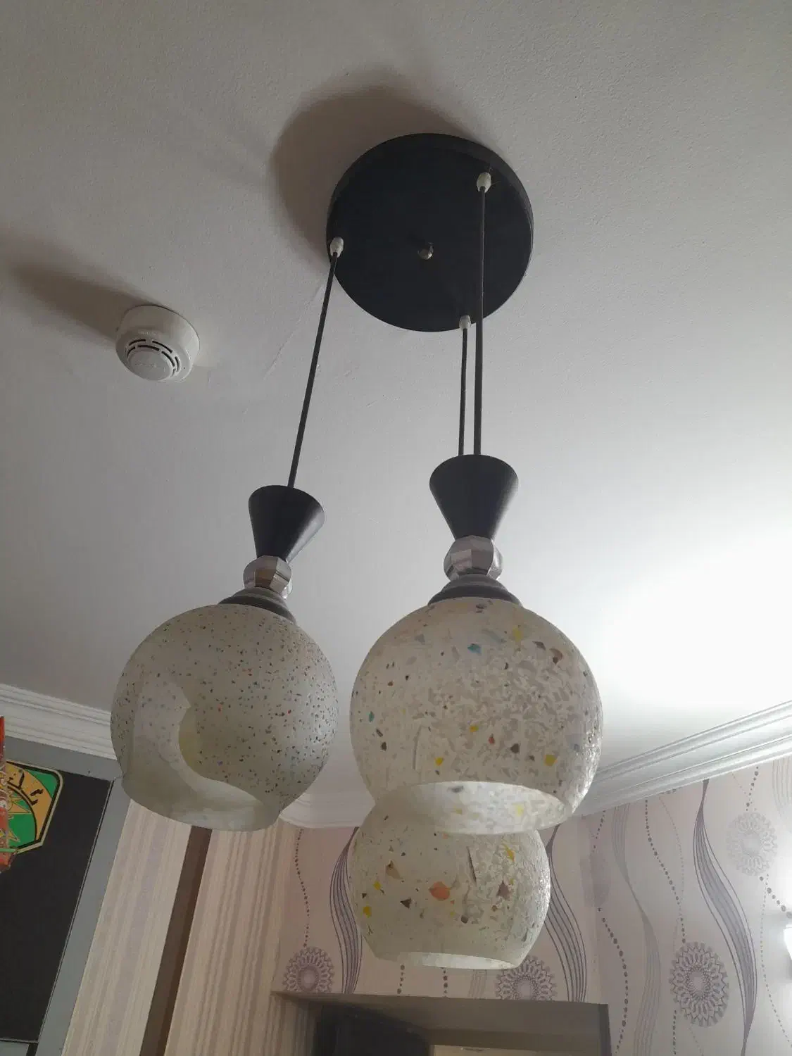 لوستر آویز حبابی گرد|لوستر و چراغ آویز|اصفهان, سروستان|دیوار