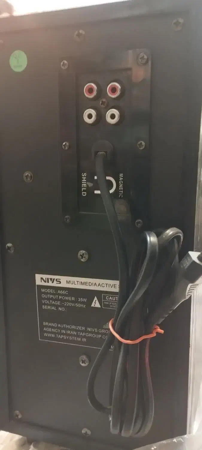 یک عدد اسپیکر  سه تکه Nivs|قطعات و لوازم جانبی رایانه|ملایر, |دیوار