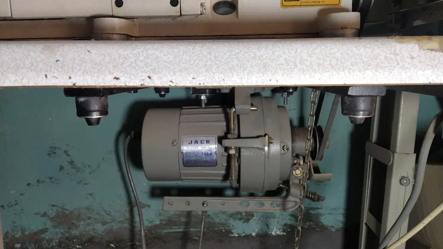 فروش چرخ میانه دوز صنعتی|چرخ خیاطی و ریسندگی|لامرد, |دیوار