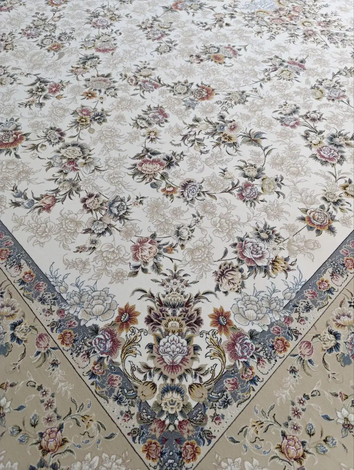 فروش انواع فرش بصورت نقد و اقساط (طرح تعویض داریم)|فرش|خرمآباد, |دیوار