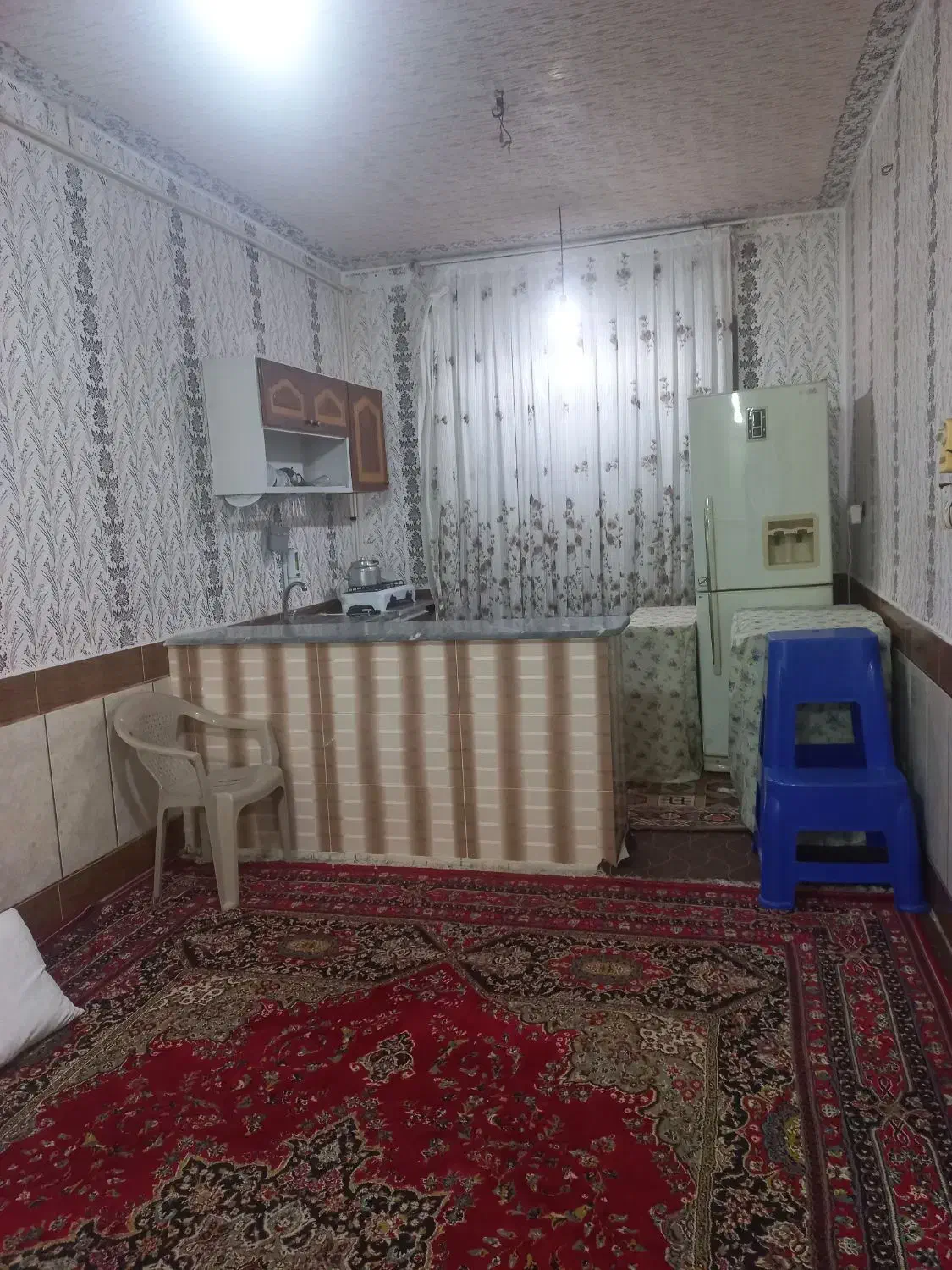 اطاق۳۰متری همراه باآشپزخانه اپن|اجارهٔ کوتاه‌مدت آپارتمان و سوئیت|آزادشهر, |دیوار