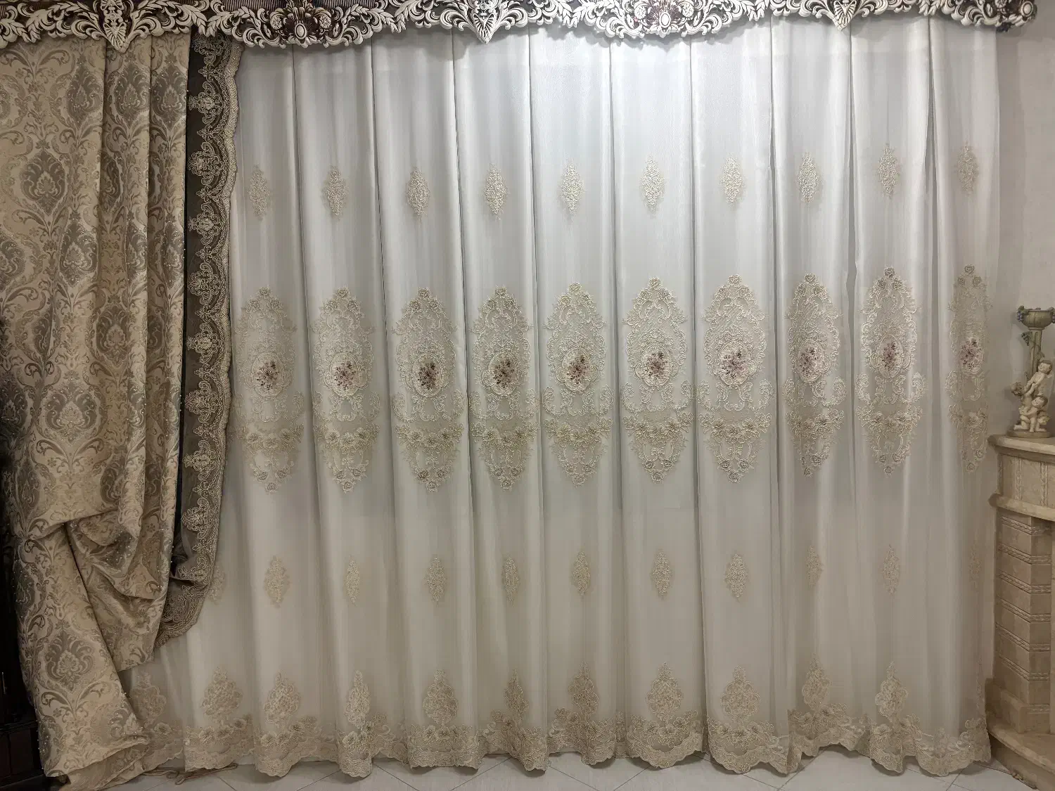 پرده همراه با دو عدد والان و کتیبه|پرده، رانر، رومیزی|اشتهارد, |دیوار