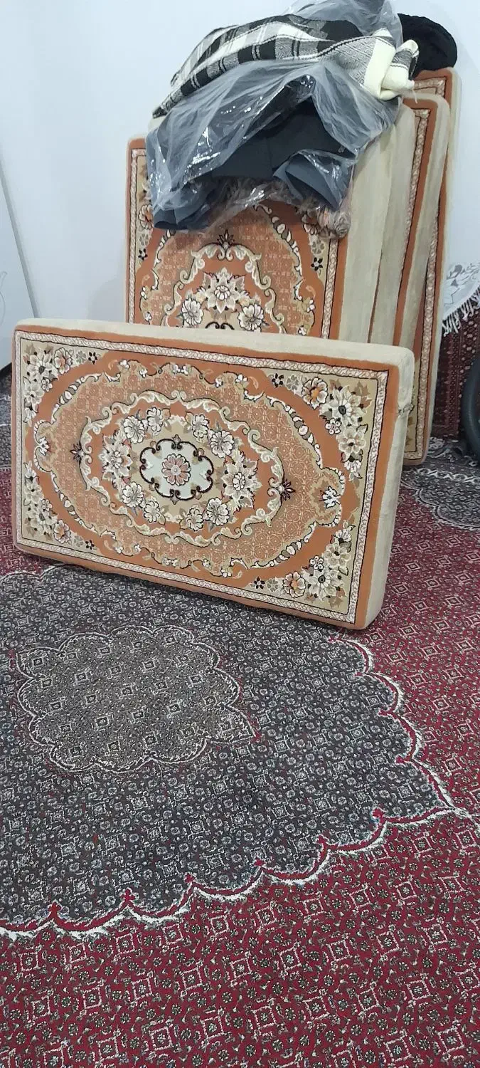 ۶عدد پشتی ترو تمیز درحد نو|پشتی|بوکان, |دیوار