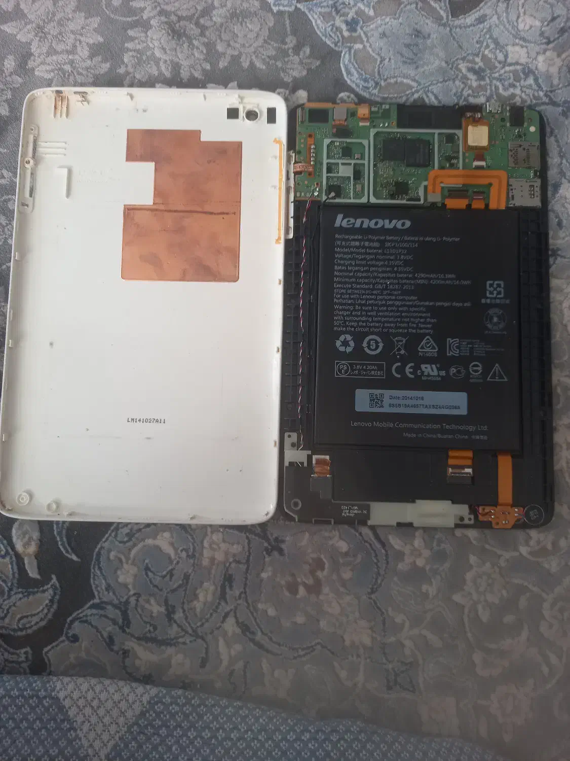 تبلت لنوو کامل سفید ال‌سی‌دی و فلت خراب|تبلت|زرندیه, |دیوار