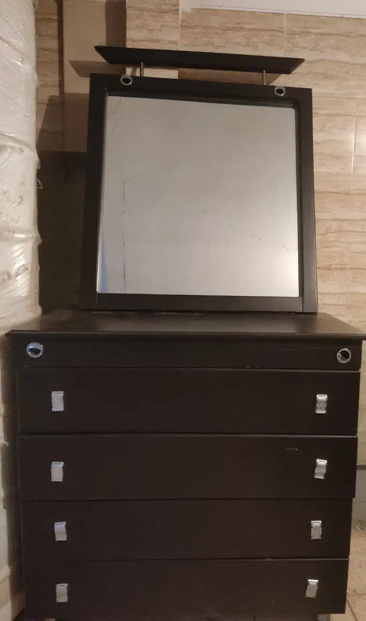 آیینه قاب دار بهمراه دراور ۴کشو با روکش باکیفیت|جاکفشی، کمد، دراور|تهران, مسعودیه|دیوار