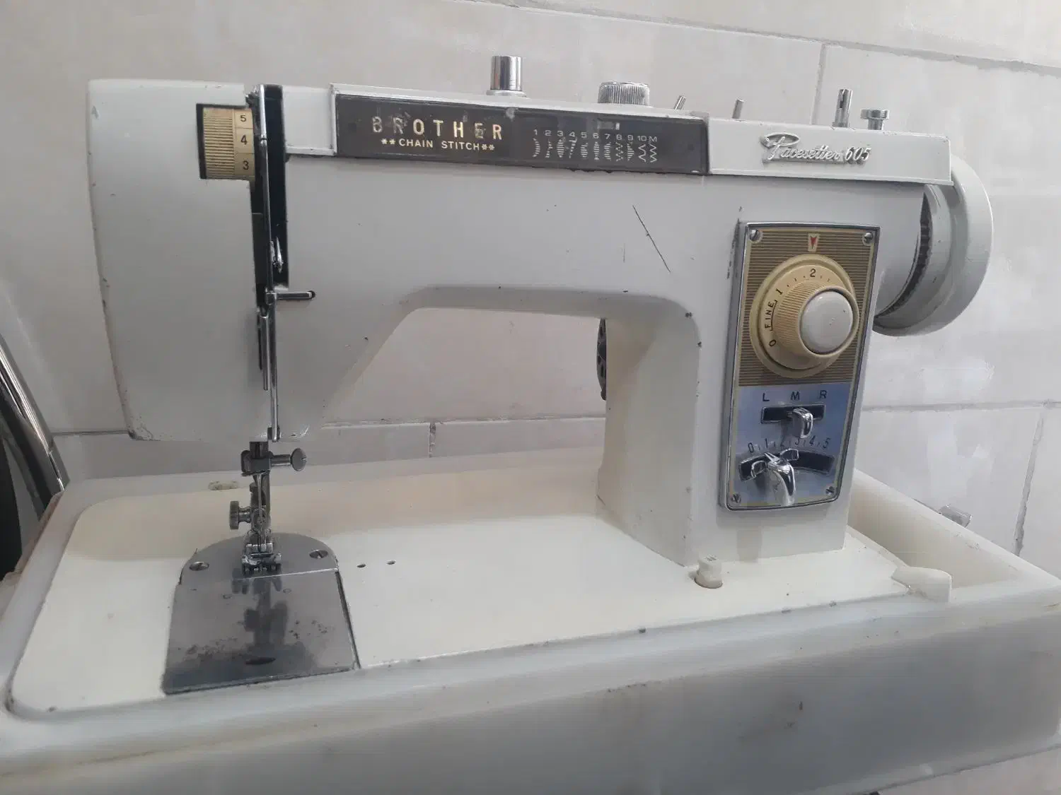 چرخ خیاطی سنگی برادر|چرخ خیاطی و ریسندگی|امیدیه, |دیوار